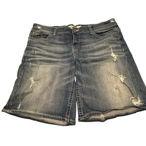 Buckle Women’s BKE Payton Distressed Denim Bermudas 36
